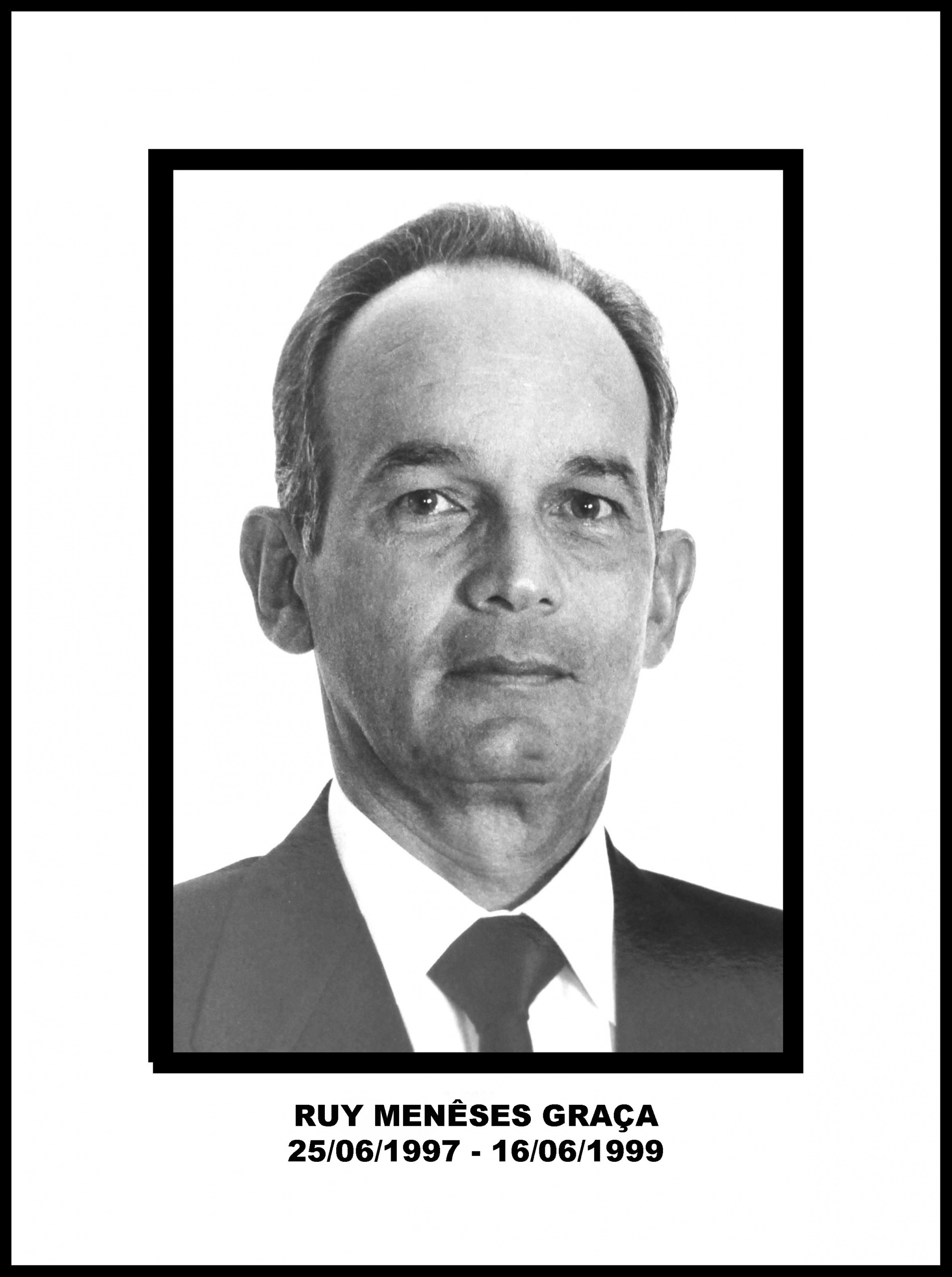 Retrato oficial de Ruy Meneses — Venerável Mestre